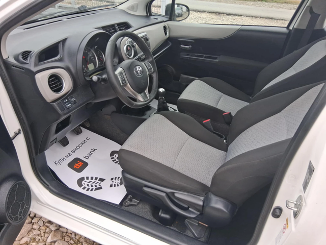 Toyota Yaris Navi* kamera* - автомобили, коли, обяви за нови и употребявани 9