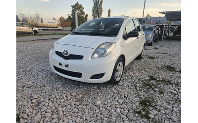toyota-yaris - 0