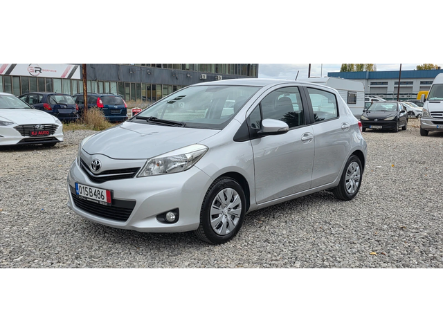 Toyota Yaris 1.0i 70k.c EURO 5B UNIKAT ITALIA - автомобили, коли, обяви за нови и употребявани 1