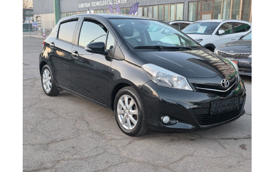 toyota-yaris - 0