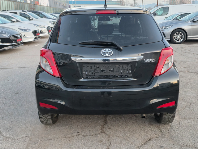 Toyota Yaris 1.3i 100k.c EURO 5B ITALIA - автомобили, коли, обяви за нови и употребявани 4