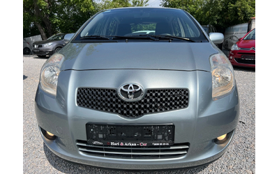 toyota-yaris - 1