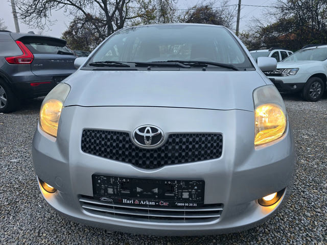 Toyota Yaris 1.4D4D-AVTOMAT - автомобили, коли, обяви за нови и употребявани 1