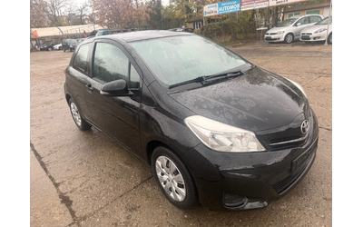 toyota-yaris - 1