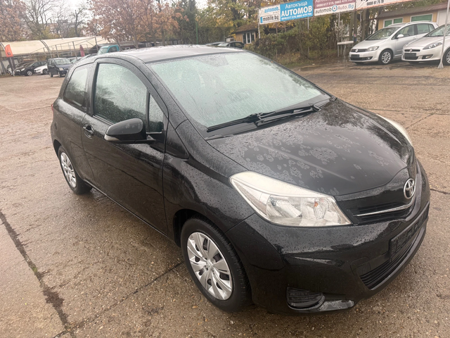 Toyota Yaris 1.0 VVTI - автомобили, коли, обяви за нови и употребявани 1