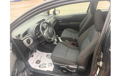 Toyota Yaris 1.0 VVTI - автомобили, коли, обяви за нови и употребявани 8