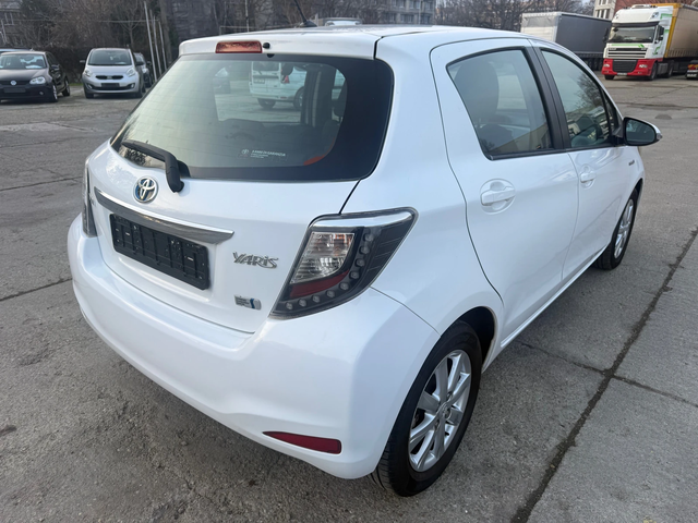 Toyota Yaris 1.5 Hybrid - автомобили, коли, обяви за нови и употребявани 5
