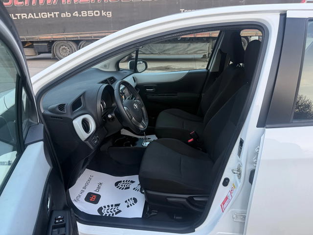 Toyota Yaris 1.5 Hybrid - автомобили, коли, обяви за нови и употребявани 8