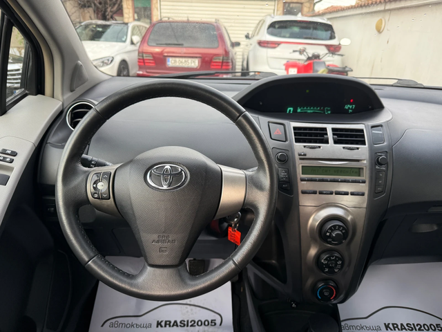 Toyota Yaris 1.3VVTI FACELIFT 101HP - автомобили, коли, обяви за нови и употребявани 8
