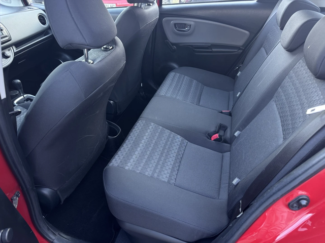 Toyota Yaris 1.5i Hybrid - автомобили, коли, обяви за нови и употребявани 12