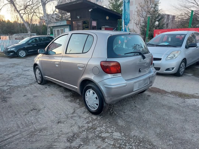 Toyota Yaris 1.4D4D - автомобили, коли, обяви за нови и употребявани 2