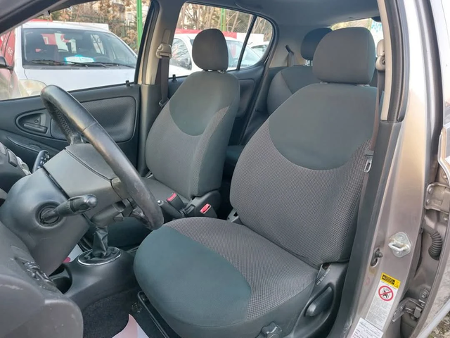 Toyota Yaris 1.4D4D - автомобили, коли, обяви за нови и употребявани 7