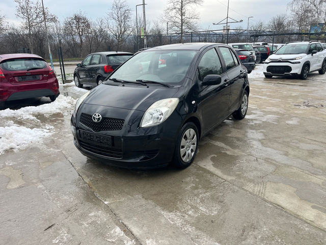 Toyota Yaris 1.0 - автомобили, коли, обяви за нови и употребявани 0