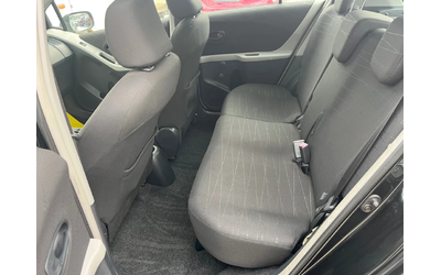 Toyota Yaris 1.0 - автомобили, коли, обяви за нови и употребявани 10