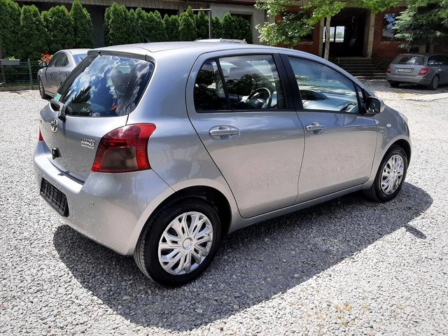 Toyota Yaris 1.4D4d * LIMITED EDITION* КЛИМАТИК* - автомобили, коли, обяви за нови и употребявани 3