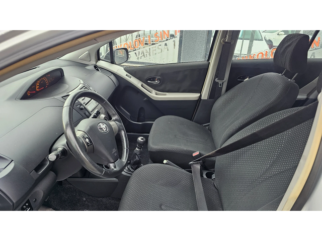 Toyota Yaris 1.4D4D---EVRO 5 - автомобили, коли, обяви за нови и употребявани 9