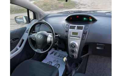 Toyota Yaris 1.3VVTI-KLIMA-ITALIA - автомобили, коли, обяви за нови и употребявани 6