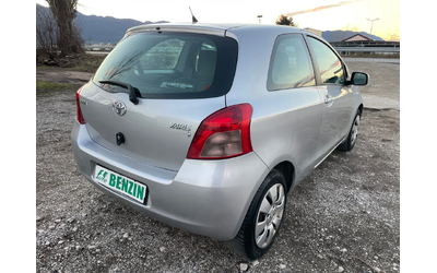 Toyota Yaris 1.3VVTI-KLIMA-ITALIA - автомобили, коли, обяви за нови и употребявани 7