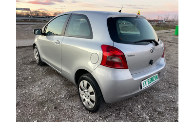 Toyota Yaris 1.3VVTI-KLIMA-ITALIA - автомобили, коли, обяви за нови и употребявани 9