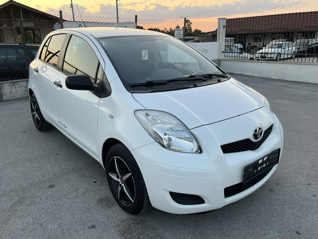 Toyota Yaris FACE 70кс EURO 4 КЛИМАТИК - автомобили, коли, обяви за нови и употребявани 2