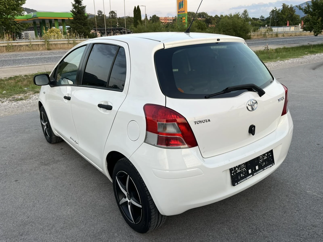 Toyota Yaris FACE 70кс EURO 4 КЛИМАТИК - автомобили, коли, обяви за нови и употребявани 4