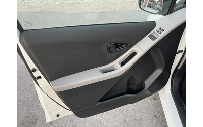 Toyota Yaris FACE 70кс EURO 4 КЛИМАТИК - автомобили, коли, обяви за нови и употребявани 6