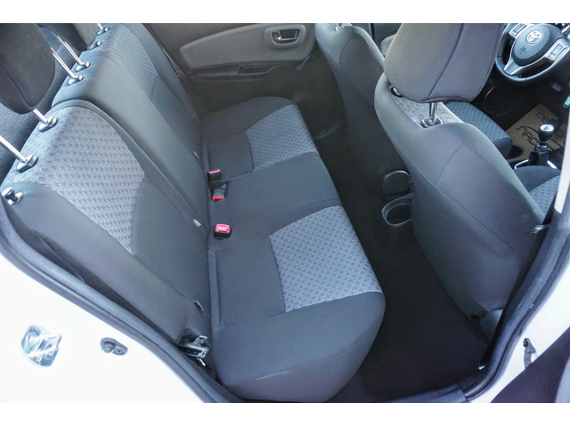 Toyota Yaris 1.3i ACTIVE - автомобили, коли, обяви за нови и употребявани 11