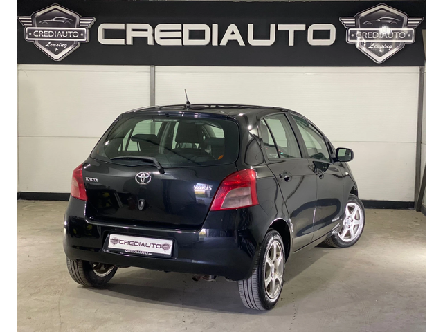 Toyota Yaris 1.3i - автомобили, коли, обяви за нови и употребявани 5