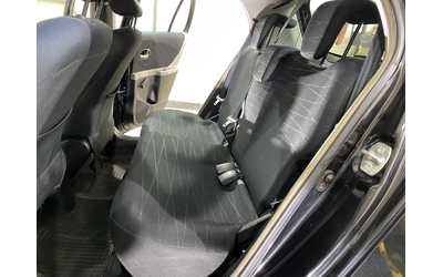 Toyota Yaris 1.3i - автомобили, коли, обяви за нови и употребявани 9