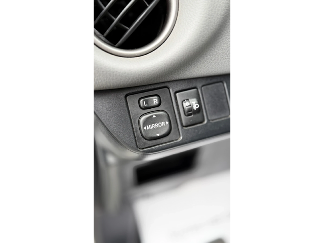 Toyota Yaris 1.3VVT-i* FACE* DYNAMIC* 80000KM* СОБСТВЕН ЛИЗИНГ - автомобили, коли, обяви за нови и употребявани 11