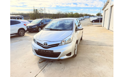 toyota-yaris - 0
