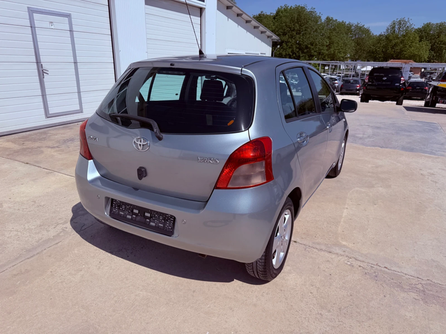 Toyota Yaris 1.3vvt-i 87k.c UNIKAT - автомобили, коли, обяви за нови и употребявани 14