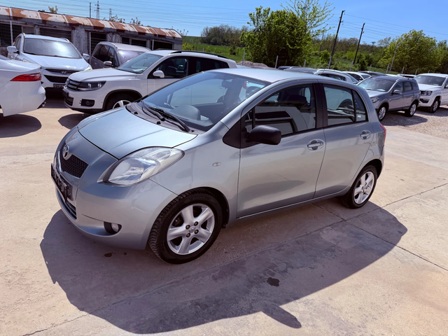 Toyota Yaris 1.3vvt-i 87k.c UNIKAT - автомобили, коли, обяви за нови и употребявани 2