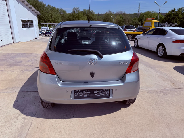 Toyota Yaris 1.3vvt-i 87k.c UNIKAT - автомобили, коли, обяви за нови и употребявани 5