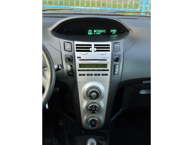 Toyota Yaris 1.0i~70hp~ITALY~КЛИМАТИК~130000км! - автомобили, коли, обяви за нови и употребявани 11