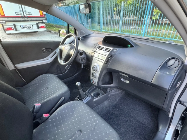 Toyota Yaris 1.0i~70hp~ITALY~КЛИМАТИК~130000км! - автомобили, коли, обяви за нови и употребявани 13