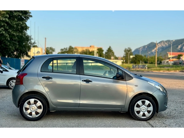 Toyota Yaris 1.0i~70hp~ITALY~КЛИМАТИК~130000км! - автомобили, коли, обяви за нови и употребявани 3