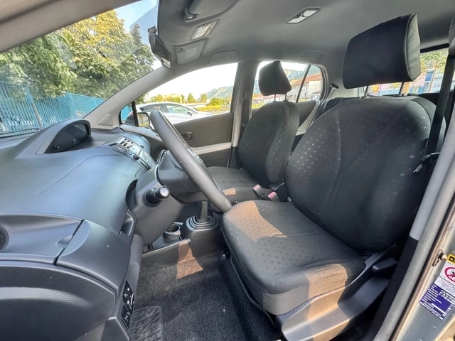 Toyota Yaris 1.0i~70hp~ITALY~КЛИМАТИК~130000км! - автомобили, коли, обяви за нови и употребявани 9