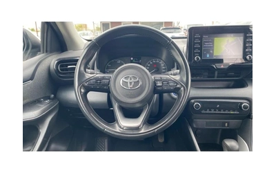 Toyota Yaris 1.5 HEV - автомобили, коли, обяви за нови и употребявани 11