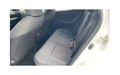 Toyota Yaris 1.5 HEV - автомобили, коли, обяви за нови и употребявани 13