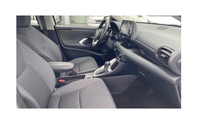 Toyota Yaris 1.5 HEV - автомобили, коли, обяви за нови и употребявани 8