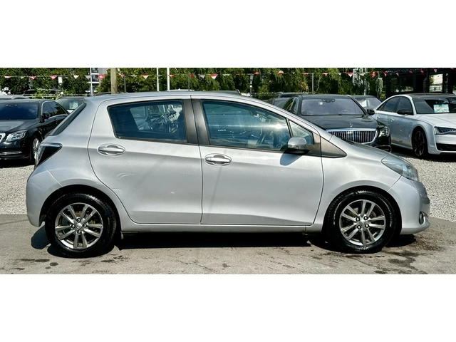 Toyota Yaris 1.4D 90HP E5B КАМЕРА - автомобили, коли, обяви за нови и употребявани 3
