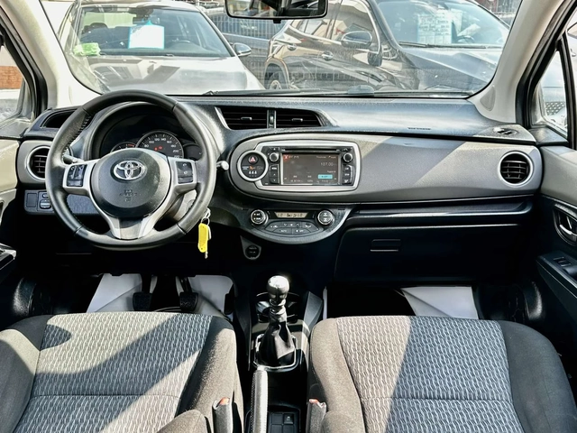 Toyota Yaris 1.4D 90HP E5B КАМЕРА - автомобили, коли, обяви за нови и употребявани 9