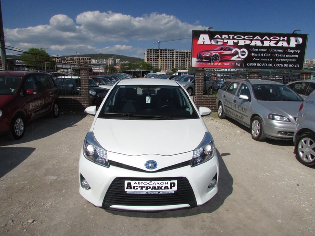Toyota Yaris 1.5i HYBRID - автомобили, коли, обяви за нови и употребявани 1