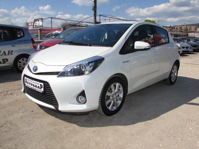 Toyota Yaris 1.5i HYBRID - автомобили, коли, обяви за нови и употребявани 2