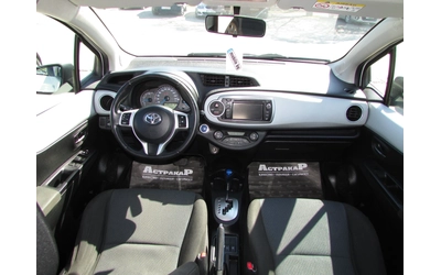 Toyota Yaris 1.5i HYBRID - автомобили, коли, обяви за нови и употребявани 6