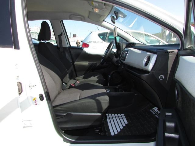 Toyota Yaris 1.5i HYBRID - автомобили, коли, обяви за нови и употребявани 9
