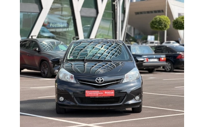 toyota-yaris - 1