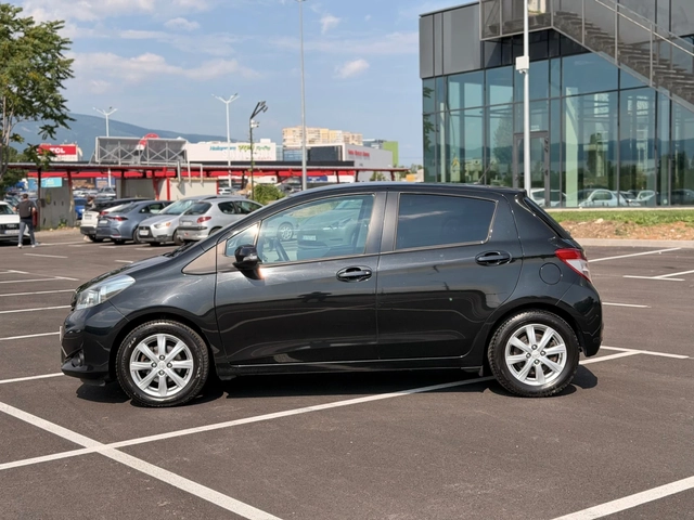 Toyota Yaris 1.33vvt-i-Автоматик-Лизинг през Уникредит по160евр - автомобили, коли, обяви за нови и употребявани 3