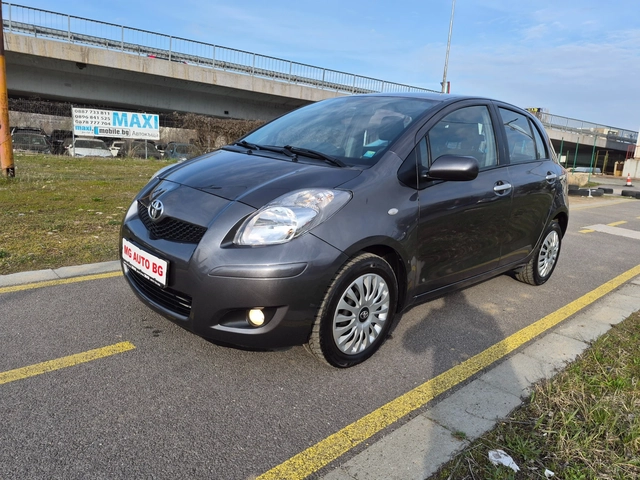Toyota Yaris 1.3i - автомобили, коли, обяви за нови и употребявани 0